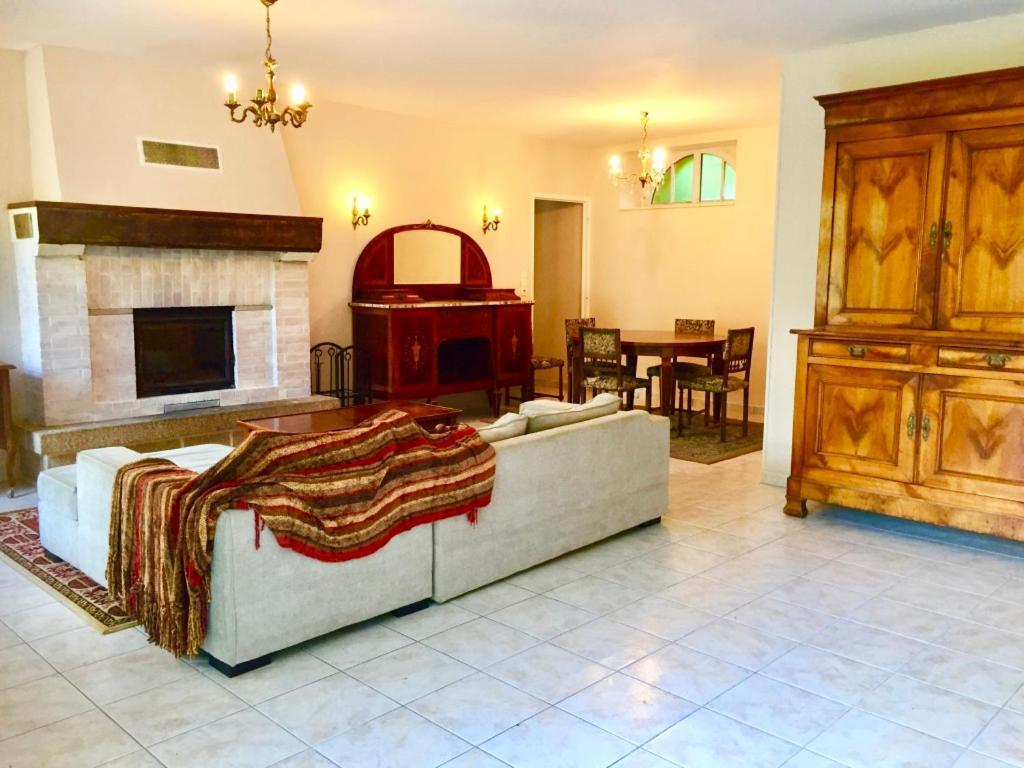Cottage Du Chateau Erbrée Екстериор снимка